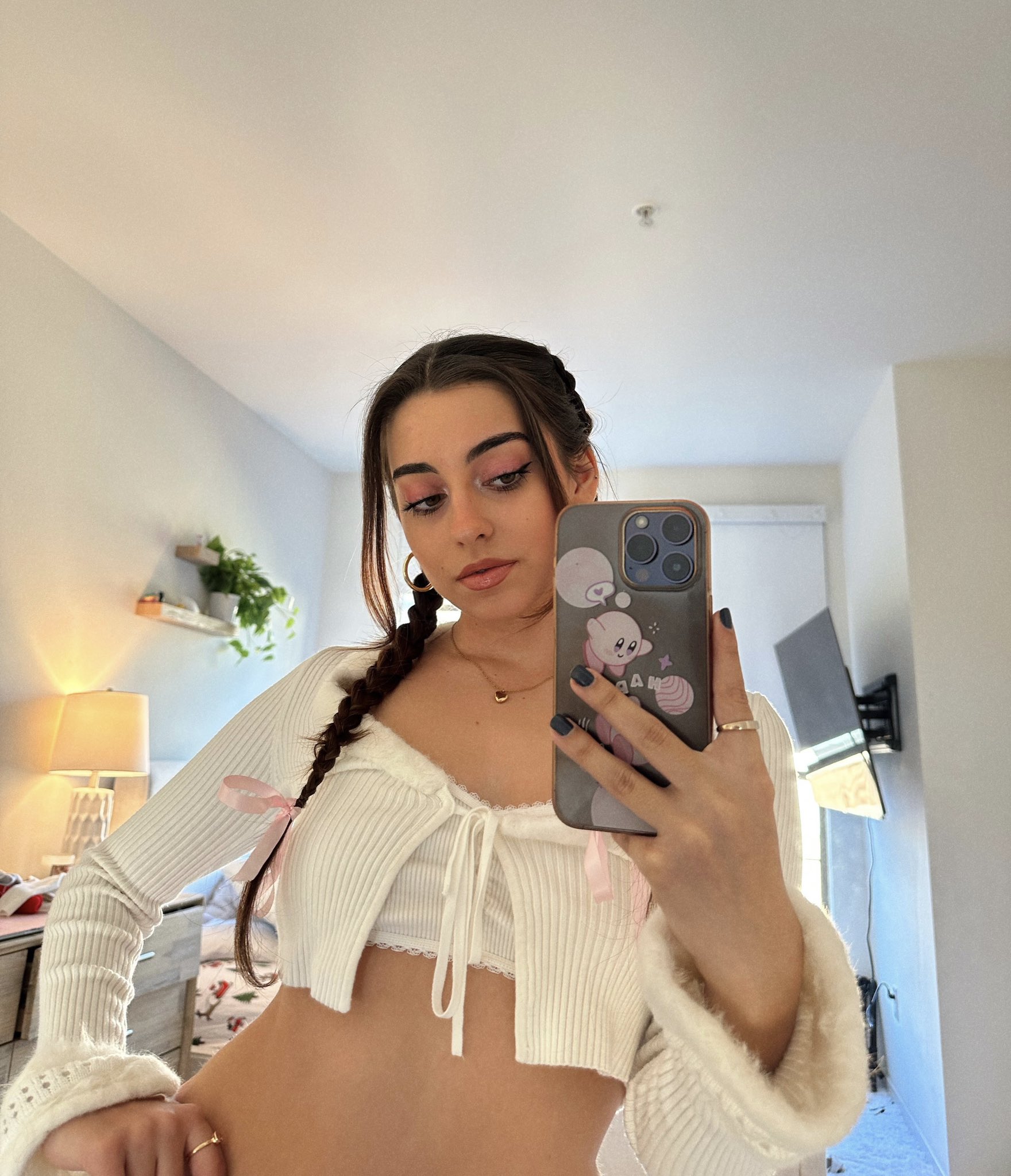 Lea Martinez on X: day 3 of slaymas streams 🤍🎀✨ lethal company & dbd  challenges t.coJ9m3fSkzxt t.co1ERczVXKV3  X