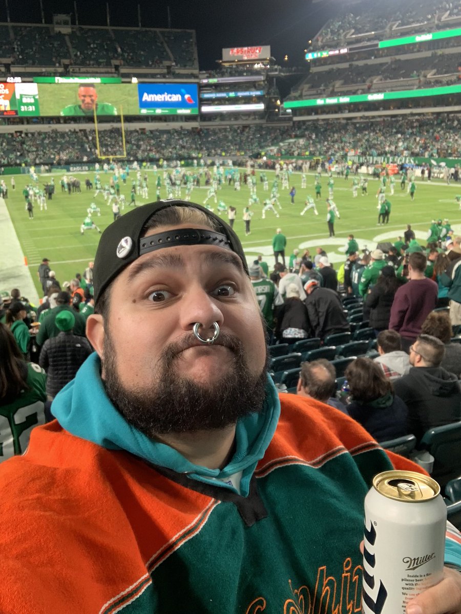 welding_skunk's tweet photo. Another two stadium checked off! Year of the pancho! #finsup https://t.co/2FyGKE28Jd