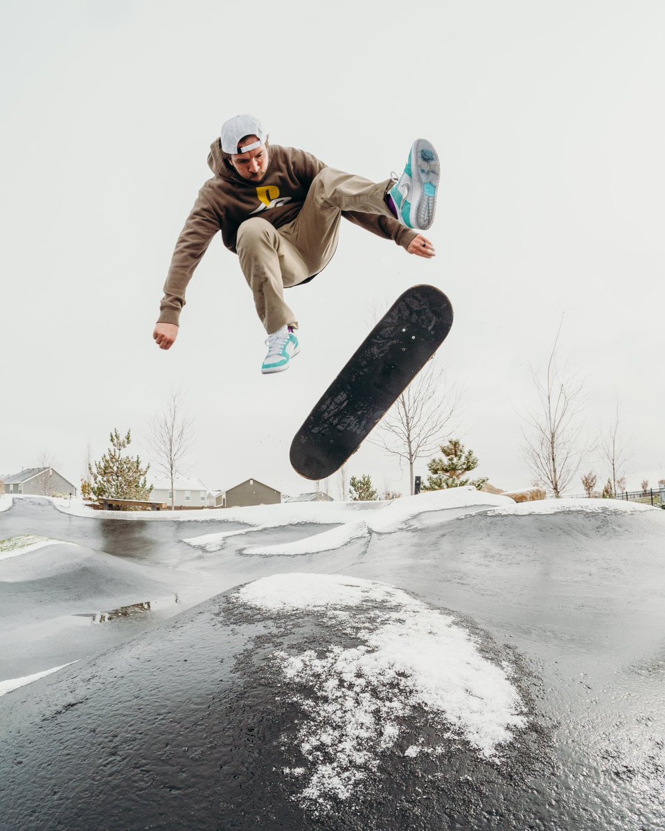 fresh snow and fresh kicks for a final sesh on pirate island....  the shoes are meaningful because i got to know <a href="/shanejoneill/">Shane Oneill</a> earlier this year. he is such a genuine guy and after watchin him skate for years it was cool to watch him be a really good dad! we hung at pirate island