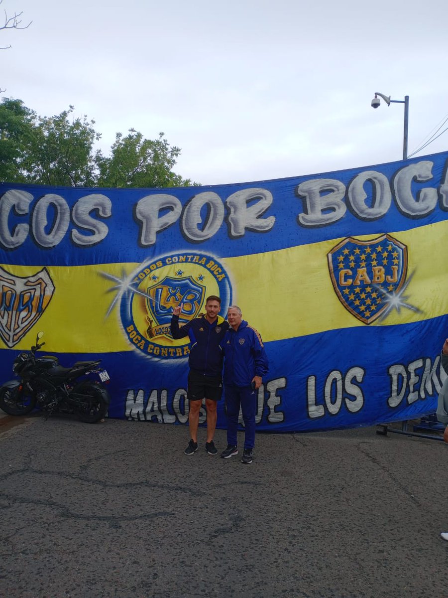 dameliawalter's tweet photo. Presente en manifestación popular para defender la Institución de Boca Juniors. Para que no se ejecute el plan de Macri de privatizar y mudar el estadio https://t.co/fCQA3cLX5A