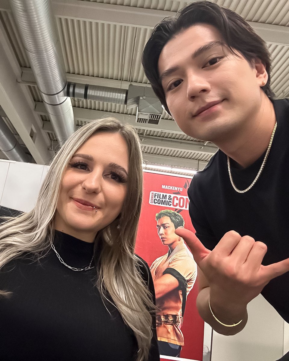 Mackenyu and lil Me 👉👈 🥹
Thank you for your patience and time <3
I hope he liked my drawing.
#Mackenyu #ComicCon #RoronoaZoro #GFCC