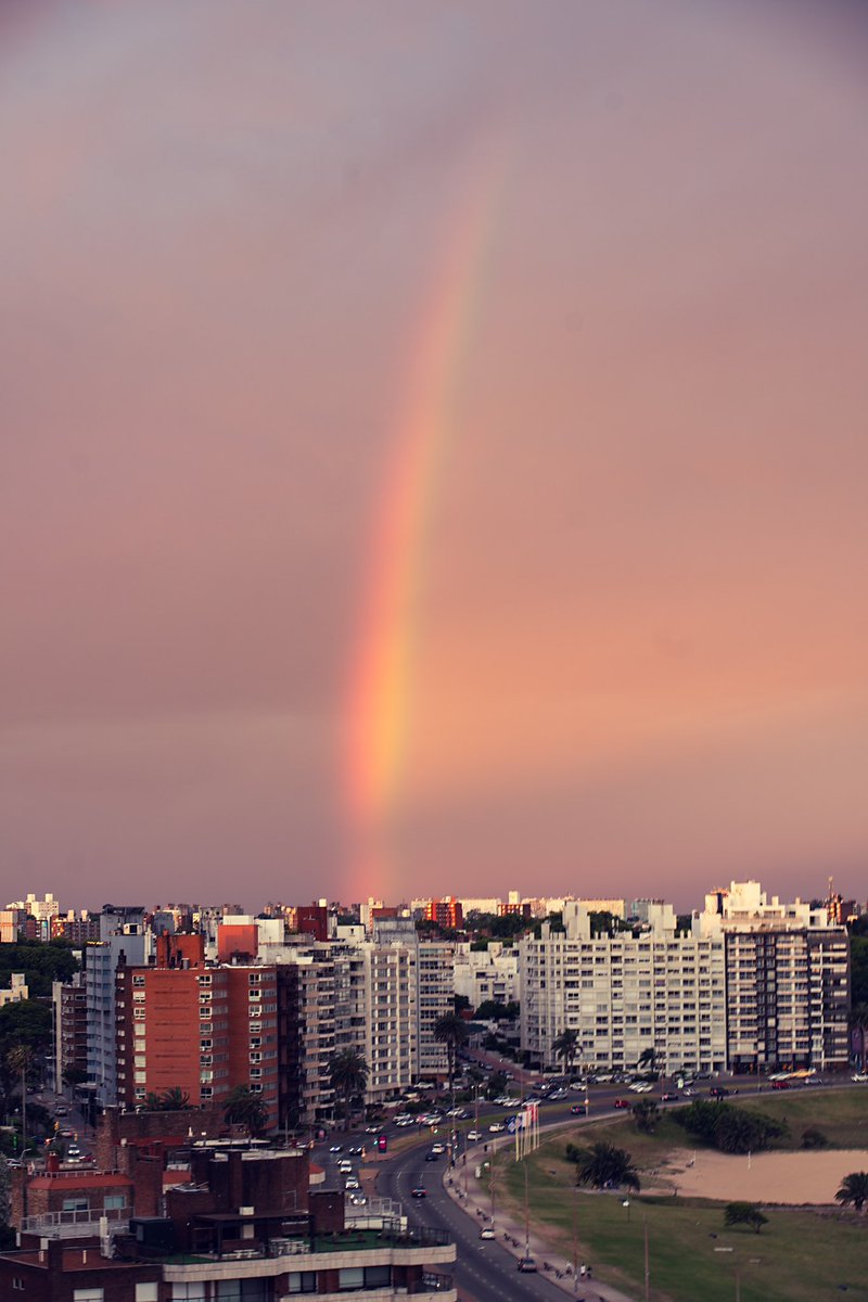 Más arco iris hoy ♥️ en #montevideo y creo que se vio mejor en el este, si tienen fotos compartan 😊