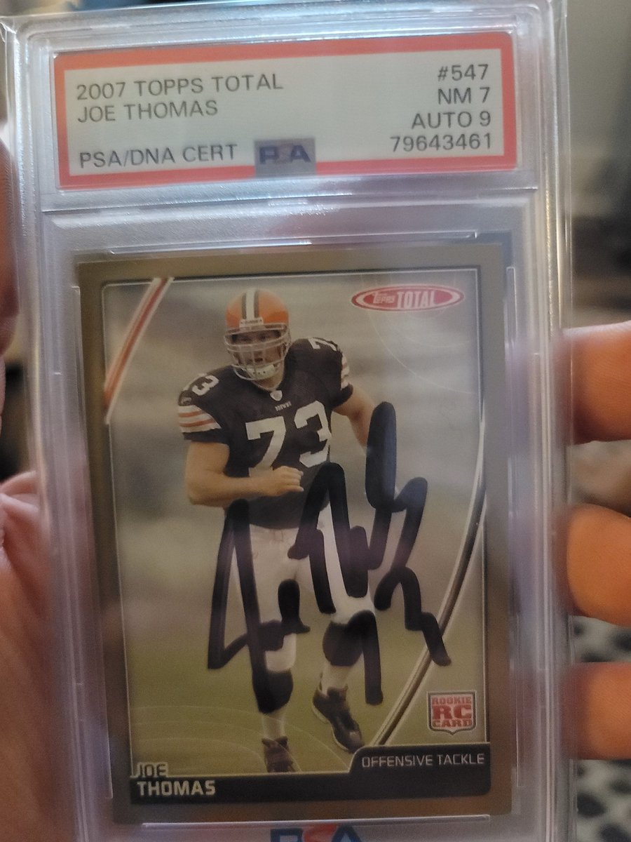 At a <a href="/Browns/">Cleveland Browns</a> backers meeting in Fostoria OH before <a href="/joethomas73/">Joe Thomas</a> even played a snap in the NFL. On the table in front of us is a rookie card I had him sign, which I just got back authenticated from PSA 16 years later! I wonder if i could get Joe to recreate this pic one day? 🤔🥰