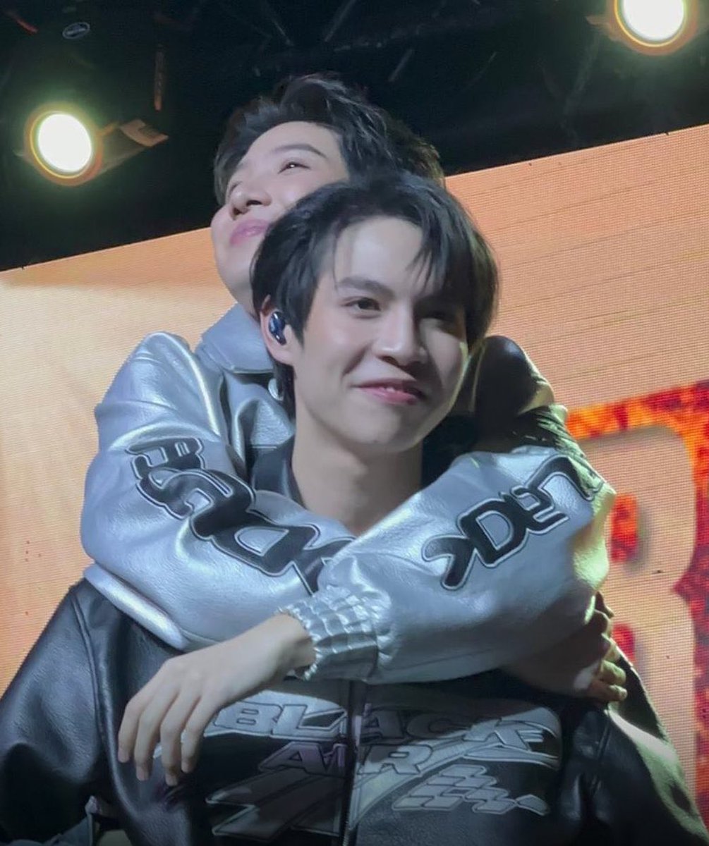 ohmlgbt's tweet photo. 😭😭😭😭😭😭😭😭😭😭😭😭😭😭😭😭😭😭😭😭😭😭😭😭😭😭😭😭😭😭😭😭 #FK1stFMinBrazil https://t.co/i60wStwFDA
