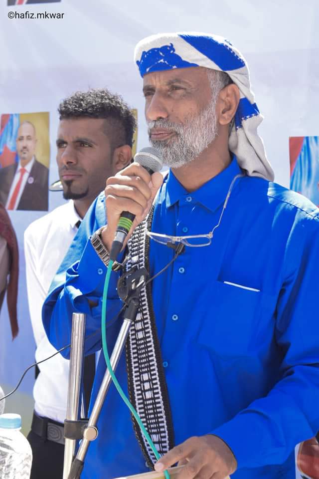 من لديه تواصل مع الشيخ #علي_محسن_السليماني يخبره بأن له في قلوبنا كل التقدير والاحترام فأقسم بمن أحل القسم إني أراه الشمس المشرقة لكل الجنوب
بهؤلاء الرجال تبنى الأوطان
#رجل_تنحني_له_الأعناق