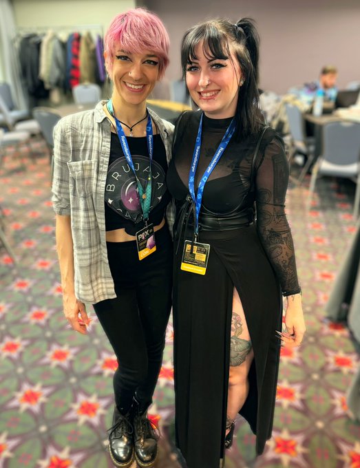 PAX Unplugged with my favorites 🖤 @tronisbad @BrujajaGaming @DimiccoDiana https://t.co/KU4Va70sMb<a class="tags" target="_blank" title="On Twitter" href="/?out=eyJ0eXAiOiJKV1QiLCJhbGciOiJIUzUxMiJ9.eyJpYXQiOjE3MjMwODI1NDQsImlzcyI6InR3cG9ybnN0YXJzLmNvbSIsIm5iZiI6MTcyMzA4MjU0NCwiZXhwIjoxNzU0NjE4NTQ0LCJyZWRpcmVjdF91cmwiOiJodHRwczovL3R3aXR0ZXIuY29tL3Ryb25pc2JhZCJ9.L7gja7FW_iAkoVdwtxE0mSAqRxLUq1eg9_-MbwLgkEHDYVltJbPK0bxrd6wrSU104M0S7RXM6UTa4eP2okF22g">@tronisbad</a><a class="tags" href="/tag/brujajagaming">@brujajagaming</a><a href="/tag/callusmommy"class="tags"><span>#callusmommy</span></a>