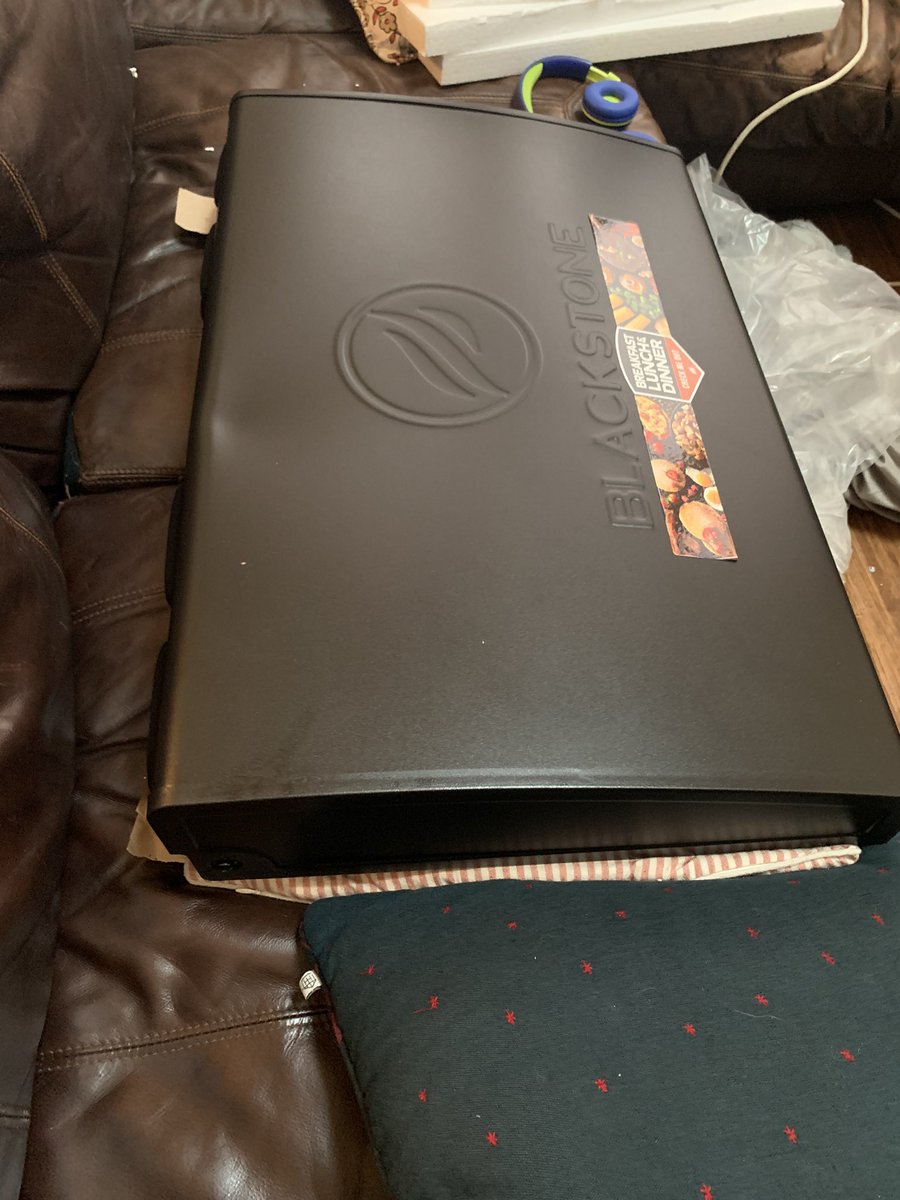 amylvandyke's tweet photo. @AceHardware Our @BlackstoneGrid 28” griddle shipped with a damaged lid. We have had no luck with customer service in getting a replacement. Please advise. Invoice and photos of damage below. https://t.co/8MOMeDfhKU