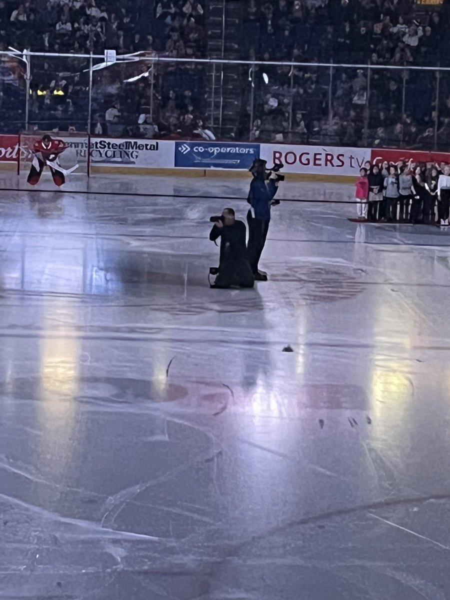 DaveAubs's tweet photo. A poor quality photo of The Man, The Myth, The Legend @gar_pic https://t.co/szFKxHxKUd