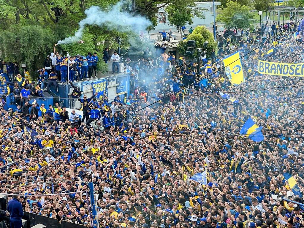 la12tuittera's tweet photo. 🤯35 MIL HINCHAS de #BocaJuniors estuvieron hoy pidiendo que haya elecciones.

📊 @ElCanaldeBoca 📸 @BocaRRPP 

https://t.co/cWpwvNewd6