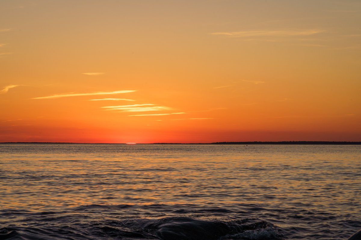ImagesCoast's tweet photo. Not only the earth is flat but the sun is too. lol Sunset at Cape Island Canada 2023 #scenery #sunset #chemtrails #flatearth #flatsun https://t.co/OMP9AjFF7m