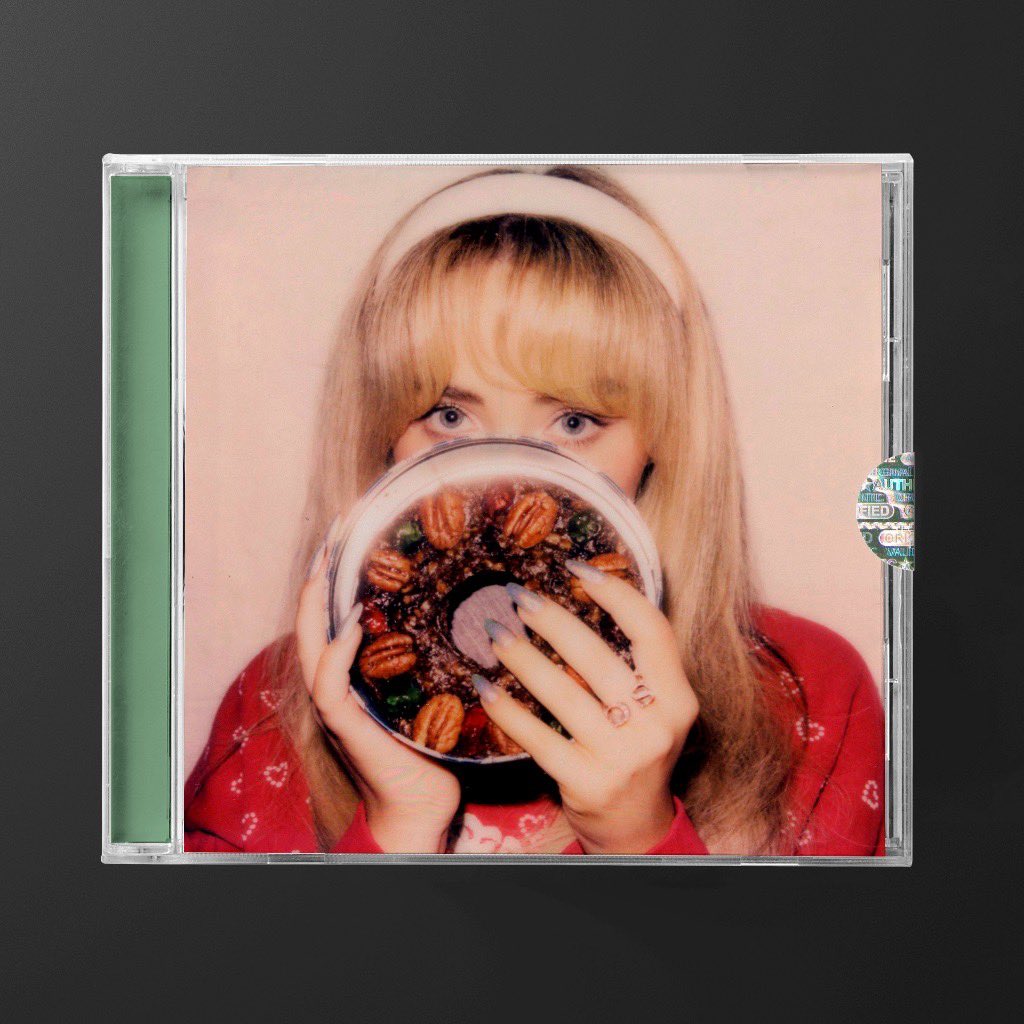 KariiErhard's tweet photo. Galera fã da Sabrina Carpenter e que coleciona cd, fiz um versão física do Fruitcake, se alguém tiver interesse me chama #StreamFruitcake https://t.co/XXLP6MMoGG