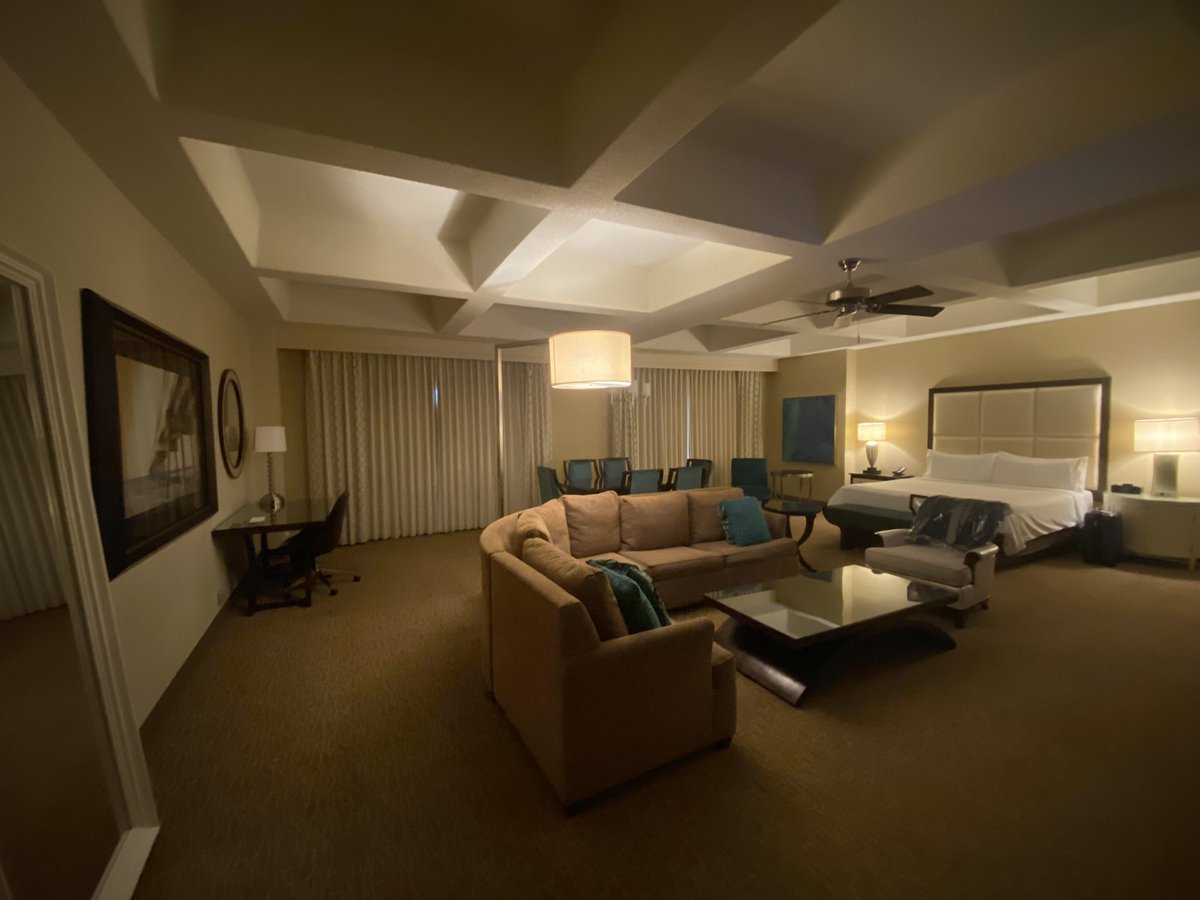 🌟✨ A suite surprise at Renaissance Orlando at SeaWorld! 🏨🌊 Thanks to our Marriott loyalty status, we were treated to an amazing upgrade, adding an extra touch of luxury to our stay. 🎉🛌 Have you experienced a memorable upgrade during your travels? Share your stories!