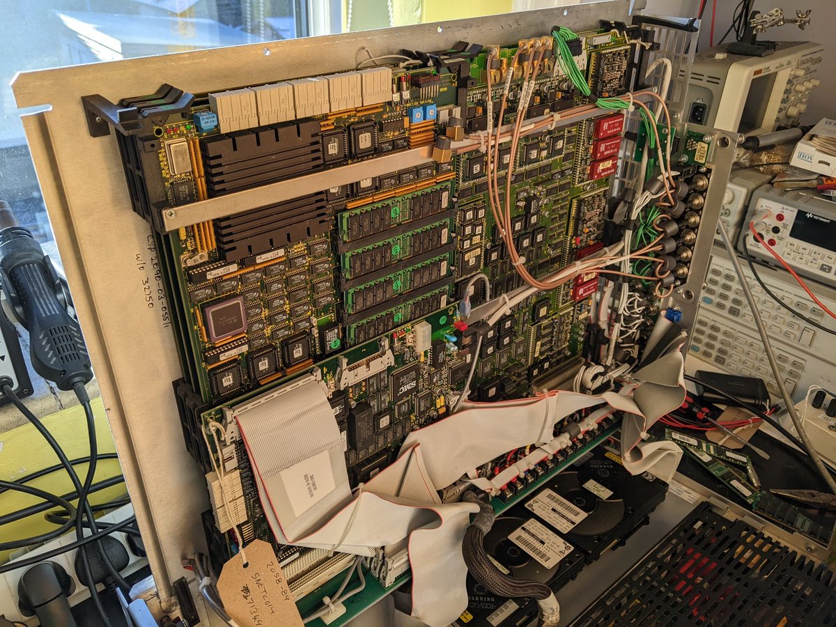 DextersTechLab's tweet image. Spent most of today testing and cataloguing these #Quantel CPU cards. These were used in the Quantel Paintbox, HAL, Editbox and Henry from the 1990s. They each have a 68040 @ 33mhz, 64mb RAM, DMA, Inmos Transputer link and much more. Thankfully these are all working!