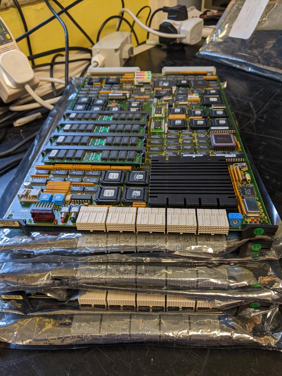 DextersTechLab's tweet image. Spent most of today testing and cataloguing these #Quantel CPU cards. These were used in the Quantel Paintbox, HAL, Editbox and Henry from the 1990s. They each have a 68040 @ 33mhz, 64mb RAM, DMA, Inmos Transputer link and much more. Thankfully these are all working!