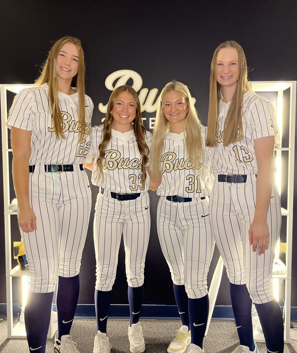 Had so much fun during my official visit this past weekend. It was so great to see all of my future teammates and coaches! Thank you <a href="/MusserChristi/">Christi Musser</a>  and <a href="/AshleyErcolano/">Ashley Livingston</a> for putting together an amazing visit! Can’t wait for the next 4 years!