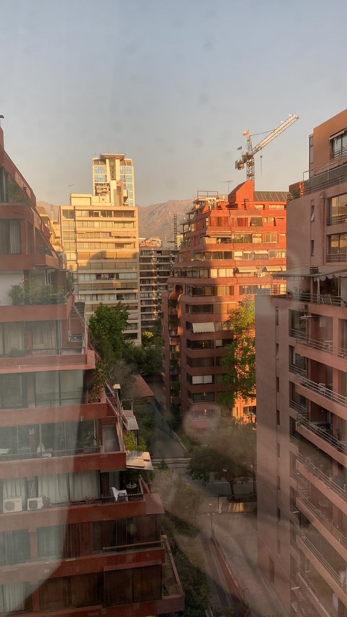 Siempre me dará gusto llegar a #Santiago y mucho más para una primera visita bajo mis nuevas responsabilidades con <a href="/ExportDevCanada/">EDC</a>. Tengo una semana cargada con reuniones con las comunidades de negocios 🇨🇱 y 🇨🇦 para seguir reforzando los lazos entre nuestros países.