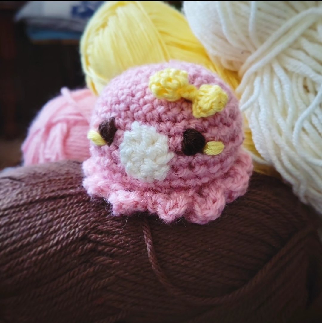 Started crocheting last month and tried out the Octopus pattern.
Marina from Animal Crossing
#crochet