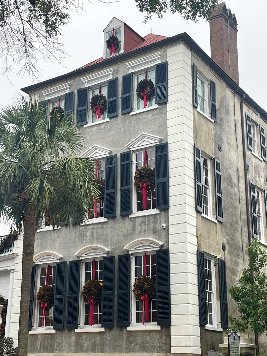 Charleston Daily tweet media