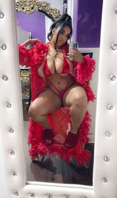 RT if you love me in all red 😍💋 https://t.co/G4TyJVxAC2<a href="/tag/thursday"class="tags"><span>#thursday</span></a>