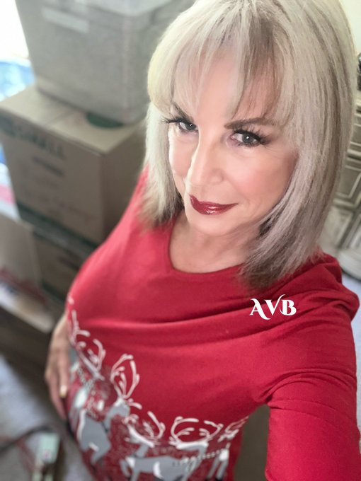 We barely got the moving truck door closed but tomorrow the fun really begins.   Hello #Ocala! 💋 https://t<a href="/tag/ocala"class="tags"><span>#ocala</span></a>