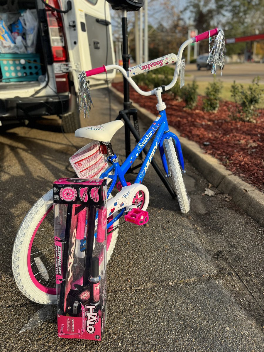99Jams's tweet image. Thank you to EVERYONE that stopped by @McDonalds (County Line Rd) today to donate to our Annual Christmas Toy Drive! From many monetary donations to bikes, scooters &amp;amp; toys, we simply say, “Salute!” Next stop, this Wed, Dec 6th at #McDonalds (Hanging Moss Rd) 4-6p! @ValluzzoCo 🎄