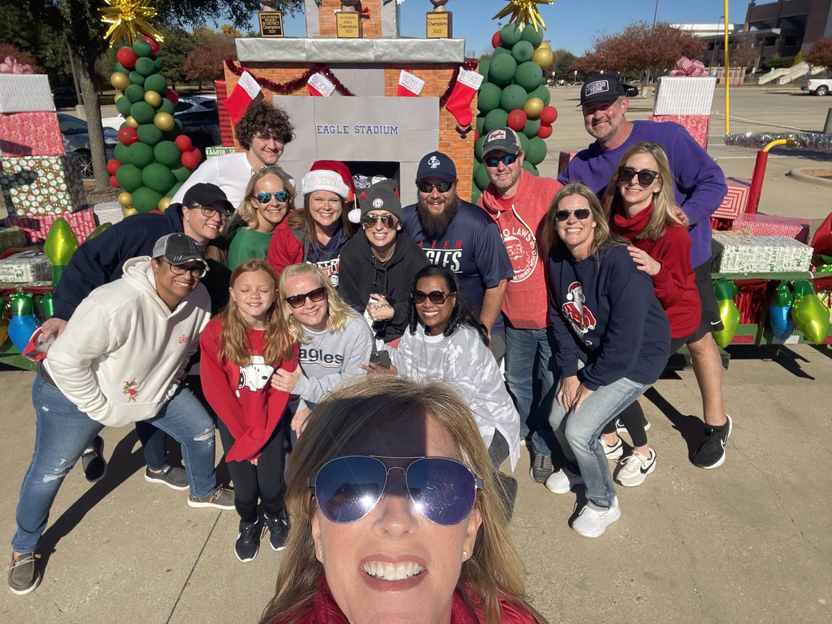 alleneaglesfb's tweet photo. 2023 Allen, TX Christmas Parade🎅🏼🎄
Happy Holidays from Allen Eagle Football. It was great seeing the entire community come out and celebrate the holidays. We LOVE our community!
Thank you @AllenEaglesTDC & Parents for providing the float
#BTB | #DLTEGH | #HesTheReason https://t.co/MmXhuvKEGW