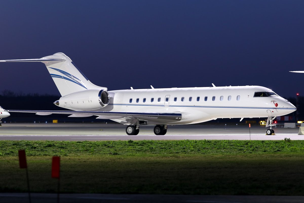 AviationNetwork's tweet image. Avcon Jet is seeking a type-rated First Officer on Bombardier BD700 to be based in Europe (roster 18/12). Visit AviationNetwork.com to apply.

Photo Credit: Lorenz Kafenda

(Symbolic Image)

#AvconJet #CorporateAviation #Jobs #Bombardier #BD700 #Global