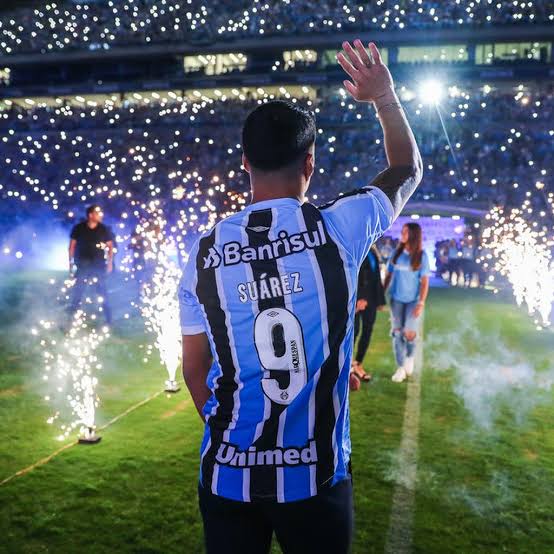 Izaque875HB's tweet photo. Obrigado por tudo LUISITO GÊNIO SUAREZ, foi uma honra te ver jogar pelo meu Grêmio! https://t.co/jn9y5VZHox
