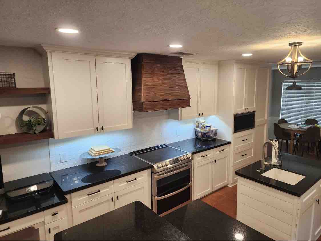ProBuiltBuilder's tweet image. Throwback to this cozy kitchen remodel! #kitchenremodel