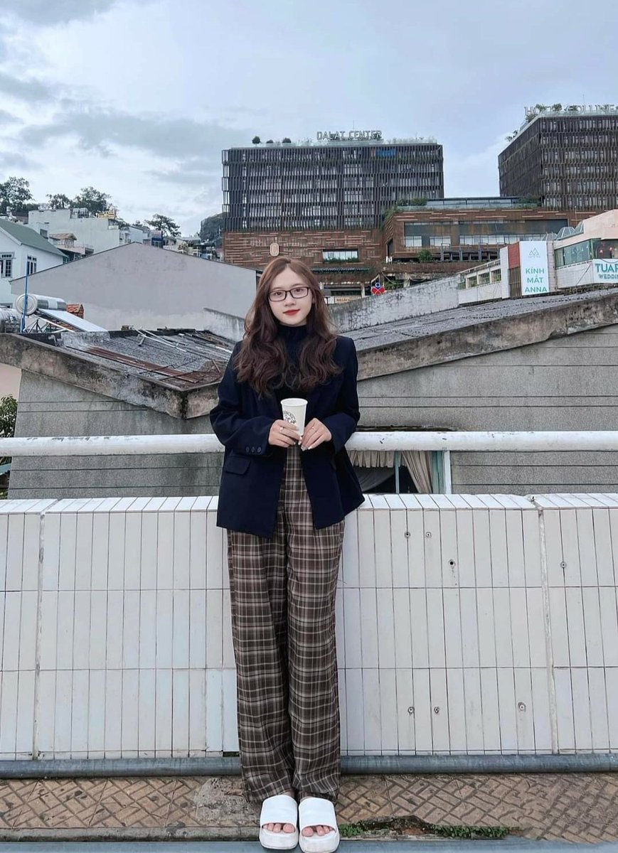 phuonglin2k3's tweet photo. Chào tuần mới, hy vọng giá Bitcoin lên nhanh hơn tốc độ thời gian đi làm vào sáng thứ Hai!🍀

E Lin🇻🇳 cảm thấy tầm này lên đánh short $BTC thôi chứ Long nguy hiểm sao í😅
#cheouytin #batca #tuongtac 

Celestia $TIA vượt 8 USD,ae trúng airdrop còn giữ hay bán rồi ạ🤣🤣