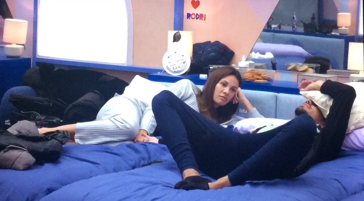 noemiAlcocer12's tweet image. Lo bien que defiende Jessi a Luis ❤️

#GHVIPDBT12 #GHVIP3D #Jessingo