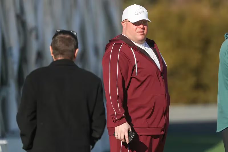 A little background on Big Dom DiSandro- he’s from South Philly… then moved to NE Philly from what I know. Played HS football and then went to Penn State and played football. He didn’t appear in a game, kicked off team for unknown reason. Hired in 1999. Likes tracksuits