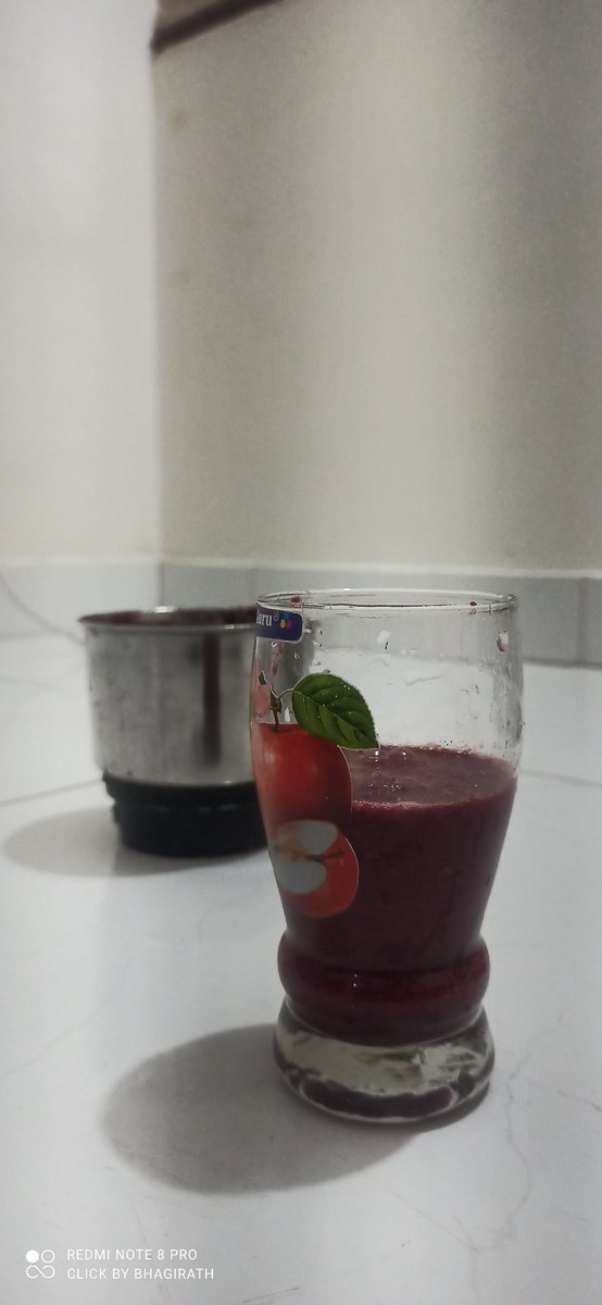 Bhagirathsutar's tweet photo. 🧡 Little bit changes in 06:00am Juice -  Added Orange

🕕Morning 6:00am
💙Healthy Tips
🍊+ 🥦+🥬+🥕 Mixture 🍹juice

#5amWakeUp
#HealtyLife https://t.co/sEowoHVIyO