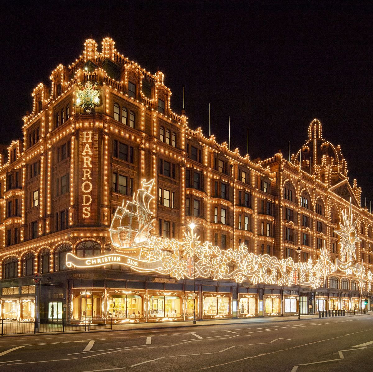 LDNfashion's tweet photo. 10 interesting facts about @Harrods department store ποΈ
Hit the link to read more ππΌπ: https://t.co/KNmkq5YPM0
#Harrods #DepartmentStore
#London #ShoppingGuide
#LDNFASHION https://t.co/qIZ0lBUF6P