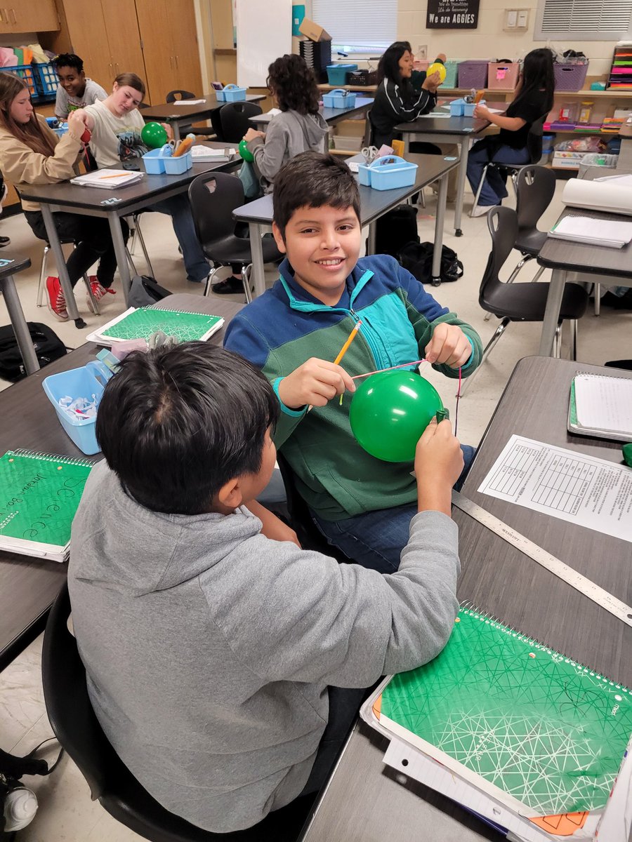 AMSkelkins's tweet photo. What better way to celebrate a Friday than with balloons?? Introducing students to the Respiratory Sysyem with a Lung Capacity activity!!🎈🫁🎈
@AMSAggies https://t.co/6LMObb4Uys