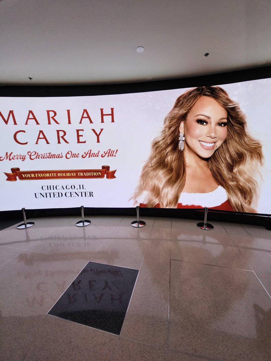 cruez2788's tweet photo. Making a lifelong dream come true &amp; seeing Mariah Carey  in concert for the first time tonight in Chicago!!!!!!!! A word does not exist for how excited I am! #MariahCarey #MerryChristmasOneAndAll #Chicago https://t.co/6vmeBhAWDz