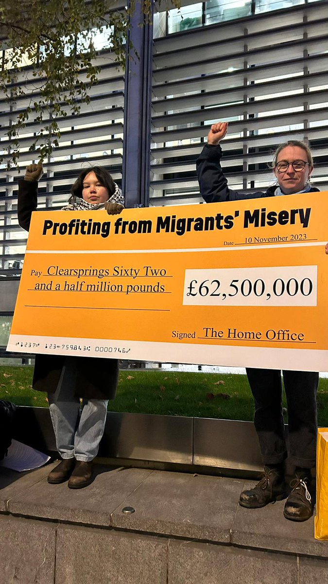 DisRightsUK's tweet photo. We say times have changed since the days of institutionalisation of Disabled people, yet the Home Office is detaining asylum-seekers, Disabled and non-Disabled, in detention centres for years on end, whilst profiting from their misery. #ClearlyMakingAKilling https://t.co/uA3iUNdRbT