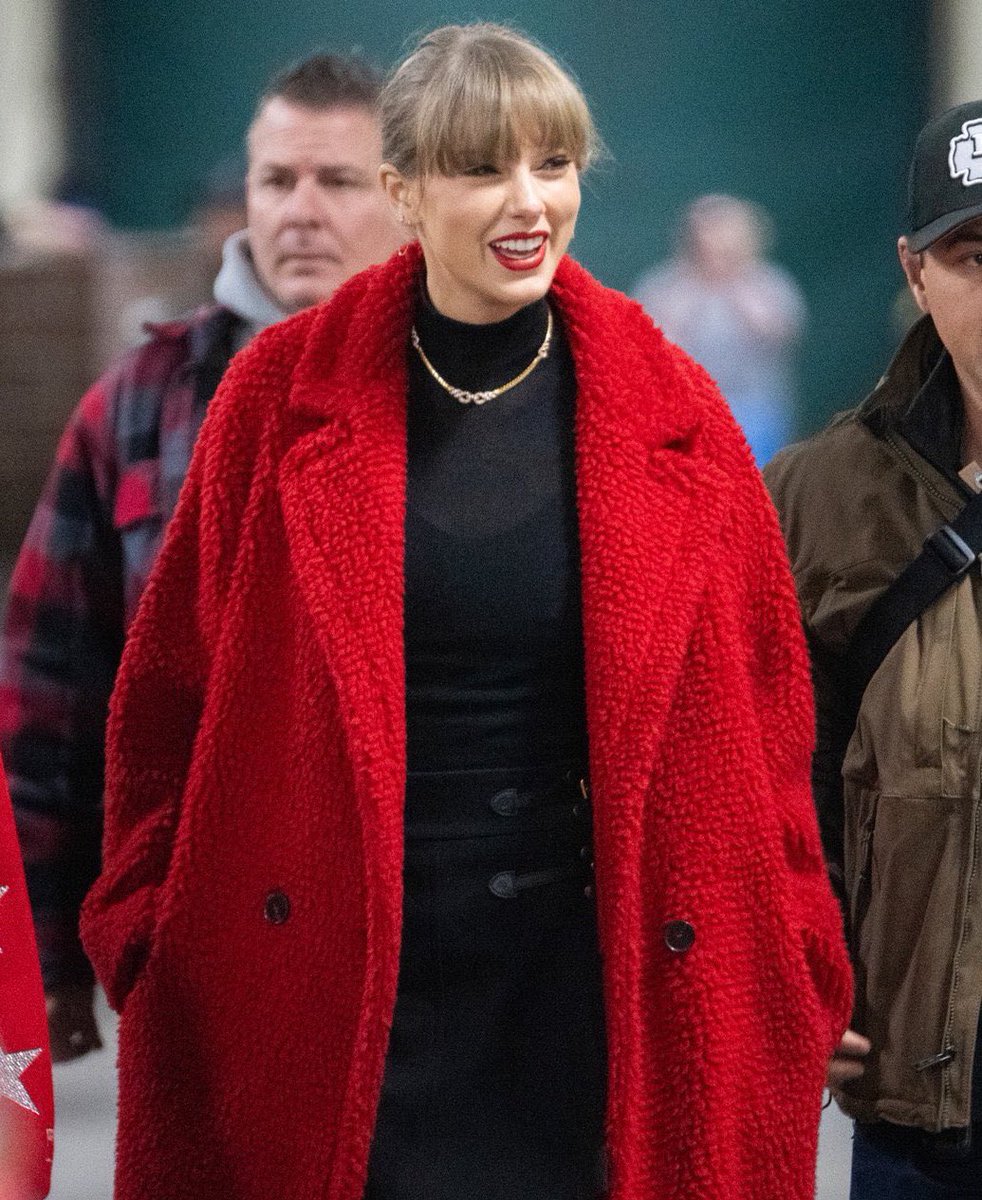 TSwiftNZ's tweet photo. 📸 | Taylor Swift at the @Chiefs game tonight! https://t.co/yXSEv5jkpk