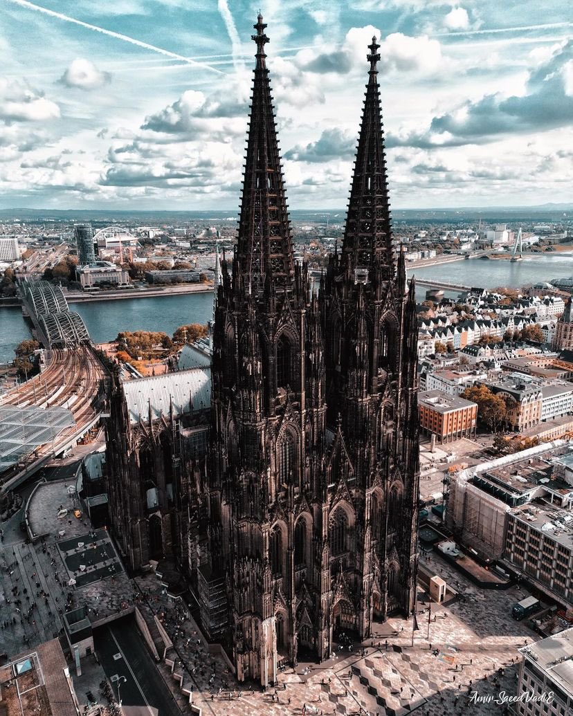 Cathedrals are more than just stone and glass; they are a testament to the divine inspiration of the human spirit.

Here are 25 of the most magnificent cathedrals in the world 🧵

1. Cologne Cathedral, Germany 🇩🇪 
📸: @AmirSaeedVadie