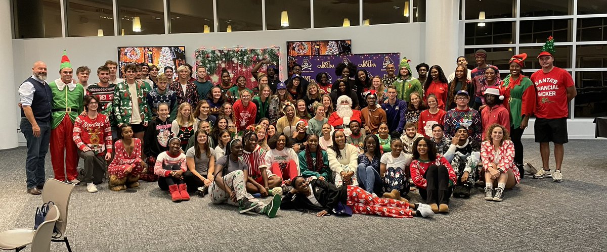 ECUTFXC's tweet photo. We had a great time tonight at our annual holiday party!

With a traditional visit from Mr. Claus himself 🎅

The evening also hosted our annual awards presentations (thread): https://t.co/Y1Gsgt4YfX