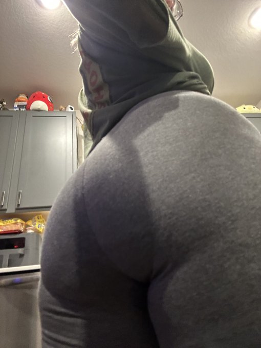 gray leggings >>> https://t.co/1IGMcwdkzW