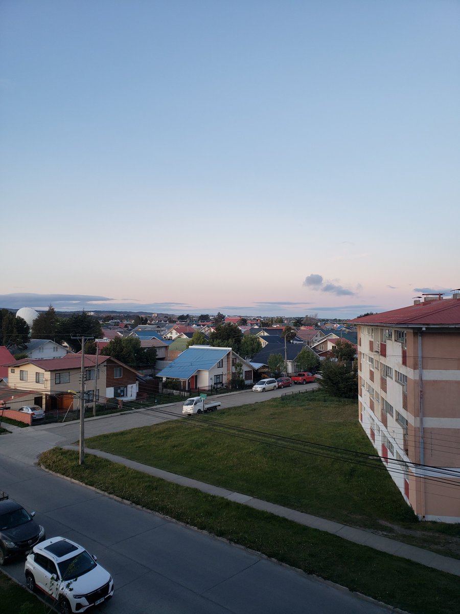 RuciaVerin's tweet photo. 21:49 hrs. Diciembre es la mejor época del año en PUQ y no lo pienso discutir con nadie #PuntaArenas https://t.co/VxUbby8rwc