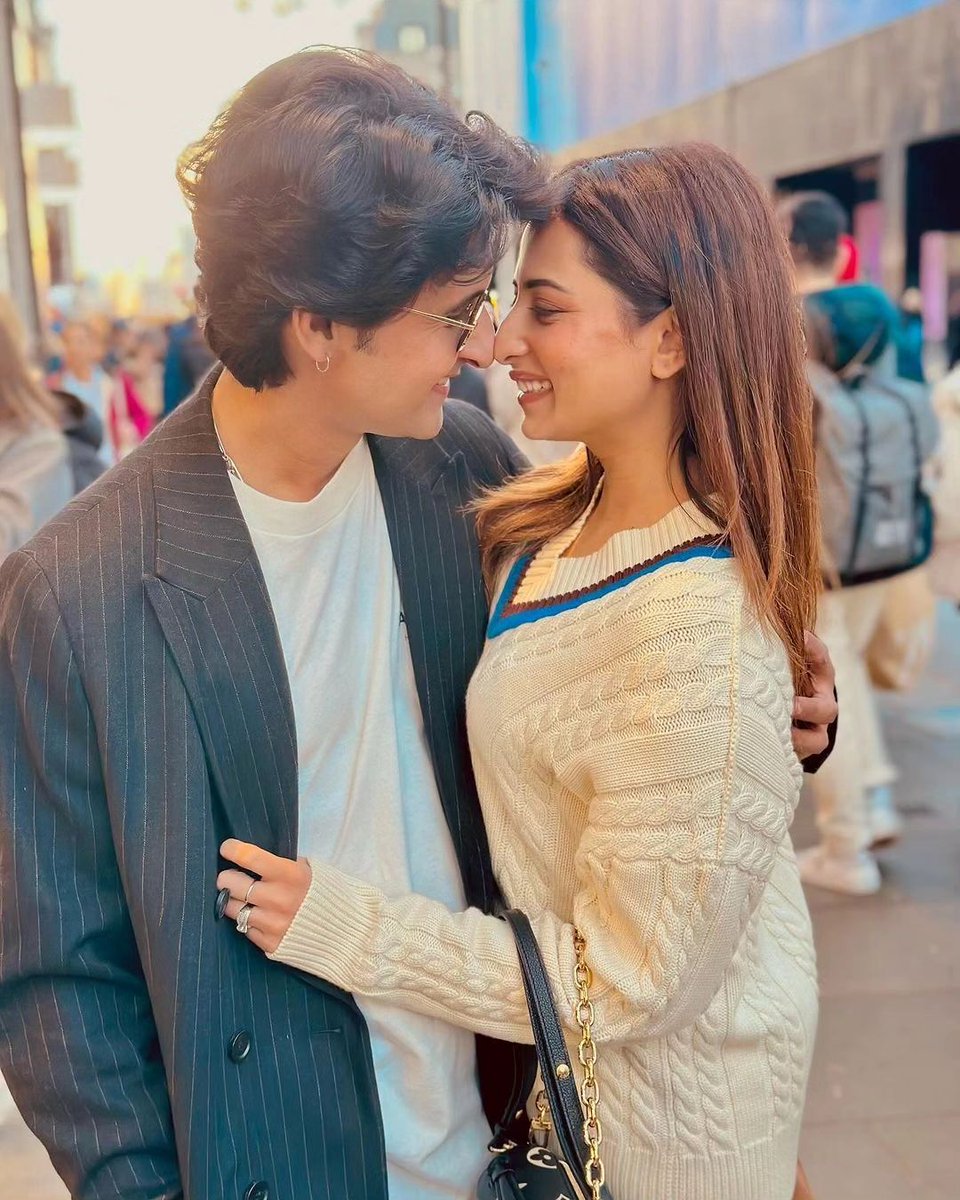 Sargun Mehta and Ravi Dubey serve us a major couple of goals with the recent clicks ❤️

#sargunmehta #sargunmehtadubey #sargunmehta #ravidubey #ravidubeyrules #tellyworld #tellystars #tellycouple #tellycelebs #tellywood  #couple #MiddayEntertainment 

gujaratimidday.com/photo