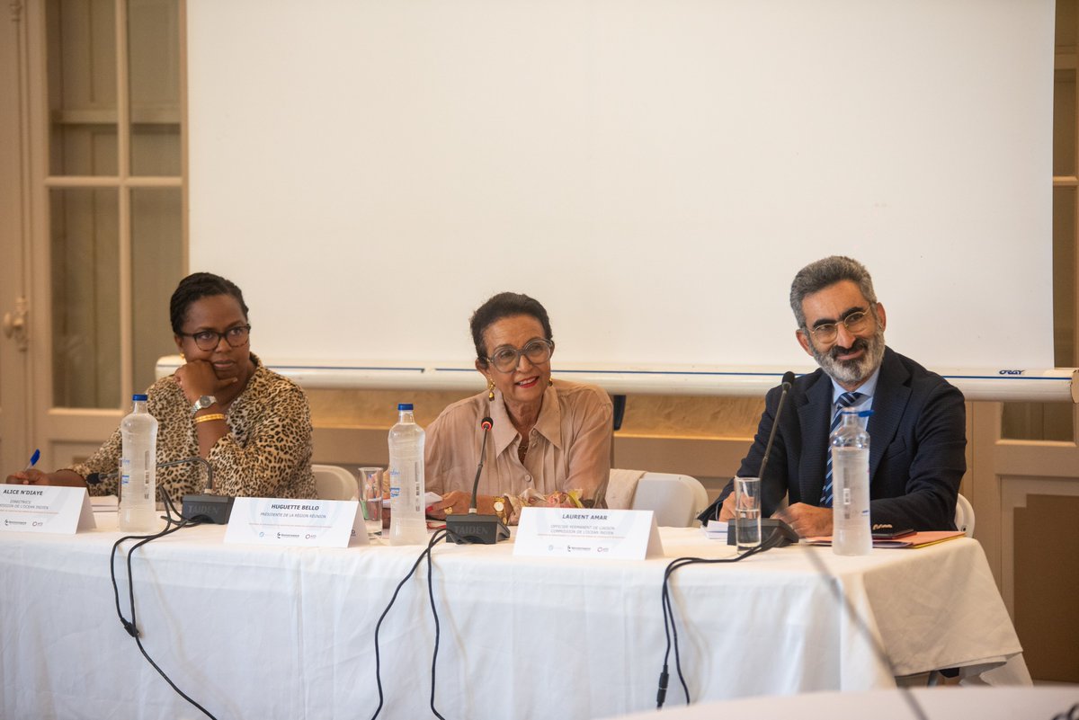 Commission de l’océan Indien COI_IOC (@commission_coi) on Twitter photo #EnDirect ouverture du séminaire de formation des femmes en leadership et mentorat à St-Denis 🇷🇪 où il a plus de 10 ans a vu le jour la Plateforme des femmes en politiques de l'océan indien.
➜ 30 femmes des 🇰🇲🇫🇷🇲🇬🇲🇺🇸🇨 participantes. <a href="/amarl_m/">Laurent AMAR</a> <a href="/HuguetteBello/">Huguette Bello</a> <a href="/departement974/">Département de La Réunion</a> #EnDirect ouverture du séminaire de formation des femmes en leadership et mentorat à St-Denis 🇷🇪 où il a plus de 10 ans a vu le jour la Plateforme des femmes en politiques de l'océan indien.
➜ 30 femmes des 🇰🇲🇫🇷🇲🇬🇲🇺🇸🇨 participantes. <a href="/amarl_m/">Laurent AMAR</a> <a href="/HuguetteBello/">Huguette Bello</a> <a href="/departement974/">Département de La Réunion</a>