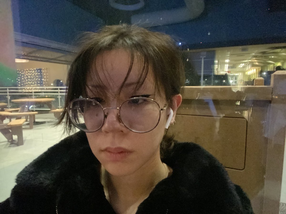 shiyeon0's tweet photo. Just thinking about how healthier Im doing without my ex. 💀 Havnt been able to date again because of past experiences. #weightloss #MentalHealthAwareness https://t.co/7yz3bJUj2A
