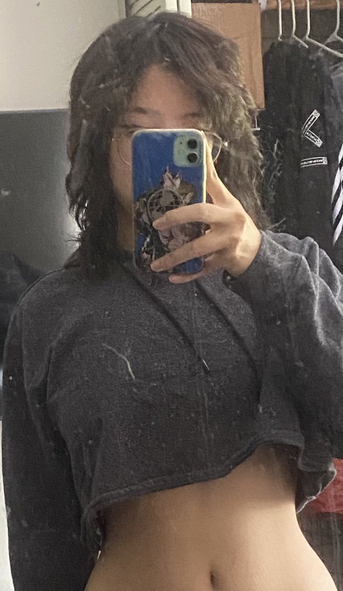 shiyeon0's tweet photo. Just thinking about how healthier Im doing without my ex. 💀 Havnt been able to date again because of past experiences. #weightloss #MentalHealthAwareness https://t.co/7yz3bJUj2A