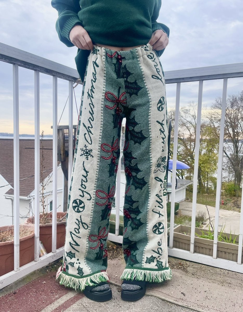 samarafrancis99's tweet photo. i don’t really use this app anymore but i started making clothes and im having a lot of fun! 
these are some things i made, most of these are sold but check @ wildasparagus on depop or @ wilddasparagus on instagram to see more (: https://t.co/enpNCvNapm