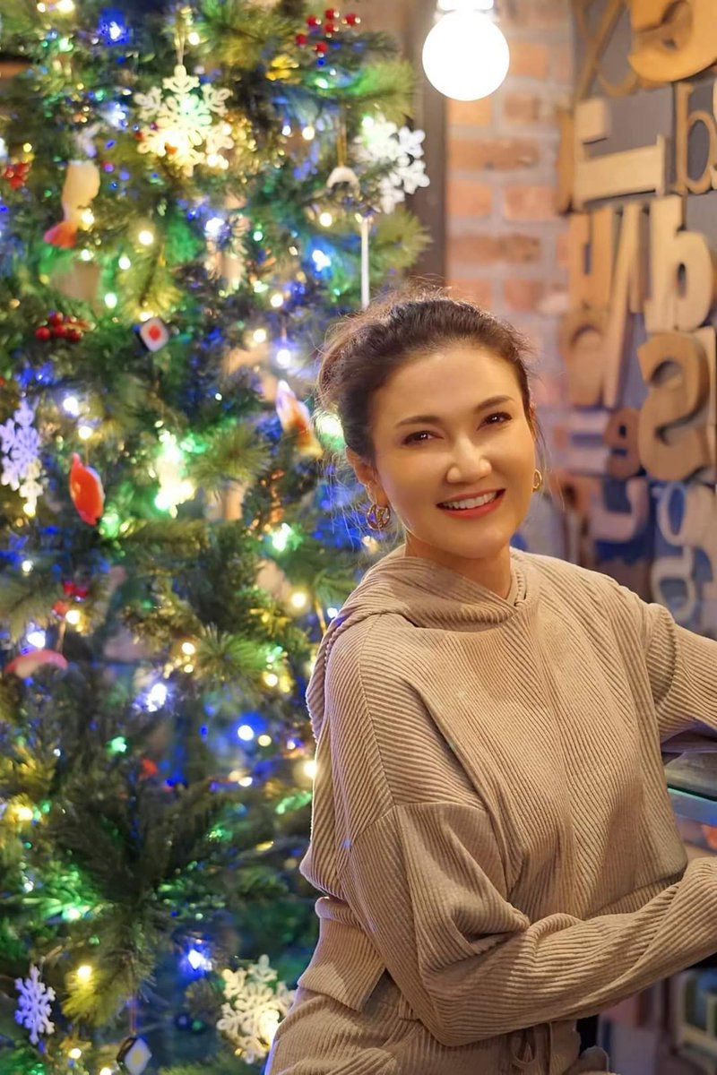 Meena83661756's tweet photo. ตัวอยู่ไทย ใจอยู่ NY ❤️❤️❤️
#annsirium
#แอนสิเรียม #BBTimeSquare
@AnnSirium https://t.co/RsoqmxjI9Z