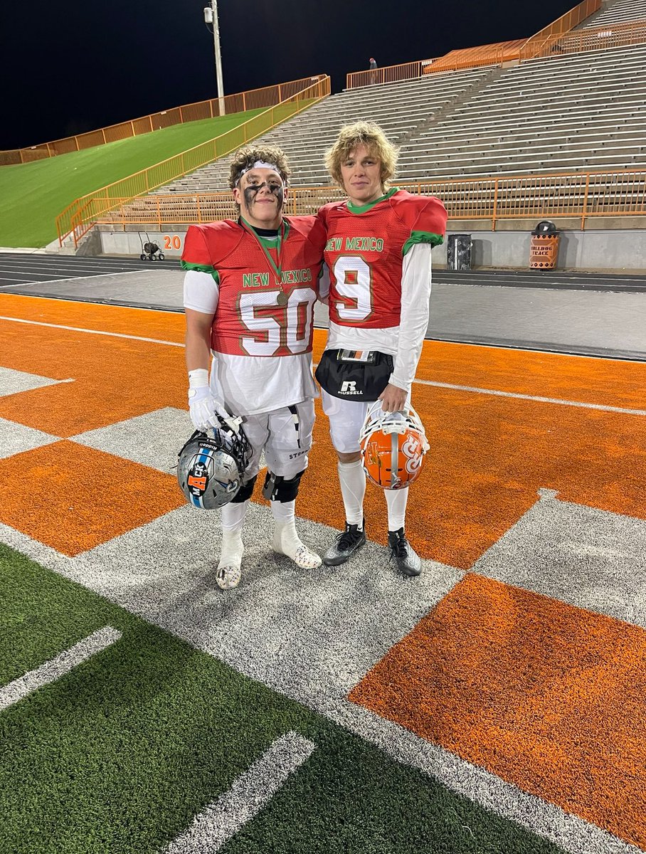 ben_linfoot's tweet photo. Had a blast in Artesia this weekend! Thank you @jeremy_maupin for the hospitality and love from all the coaches @artesiafootball ! @PrepRedzoneNM @Coach_RGarza @CoachD84 https://t.co/zsKSS8bxPg