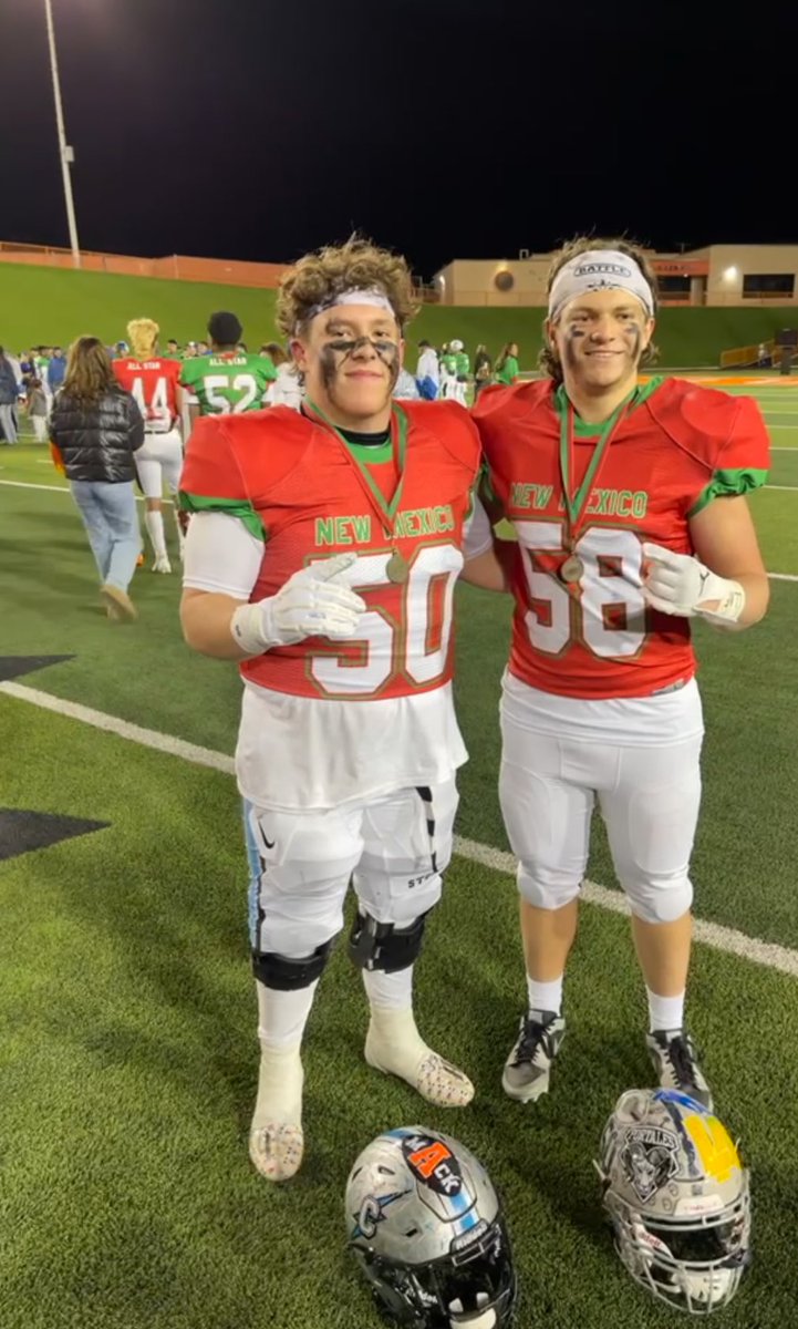 ben_linfoot's tweet photo. Had a blast in Artesia this weekend! Thank you @jeremy_maupin for the hospitality and love from all the coaches @artesiafootball ! @PrepRedzoneNM @Coach_RGarza @CoachD84 https://t.co/zsKSS8bxPg